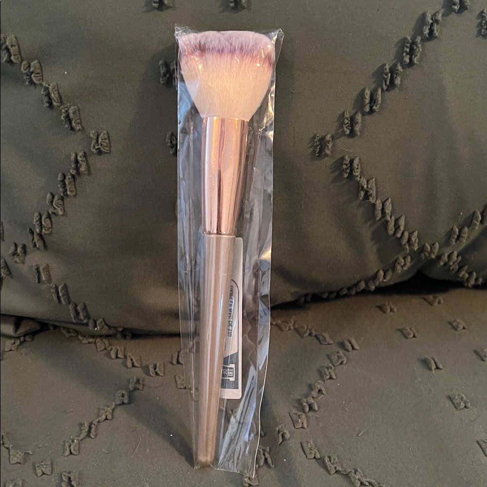 Rose Gold Makeup Brush